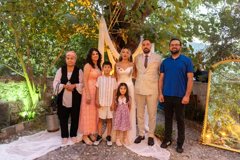 Merthan ve Fatoş engagement photo - Family