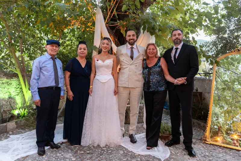 Merthan ve Fatoş engagement photo - Family
