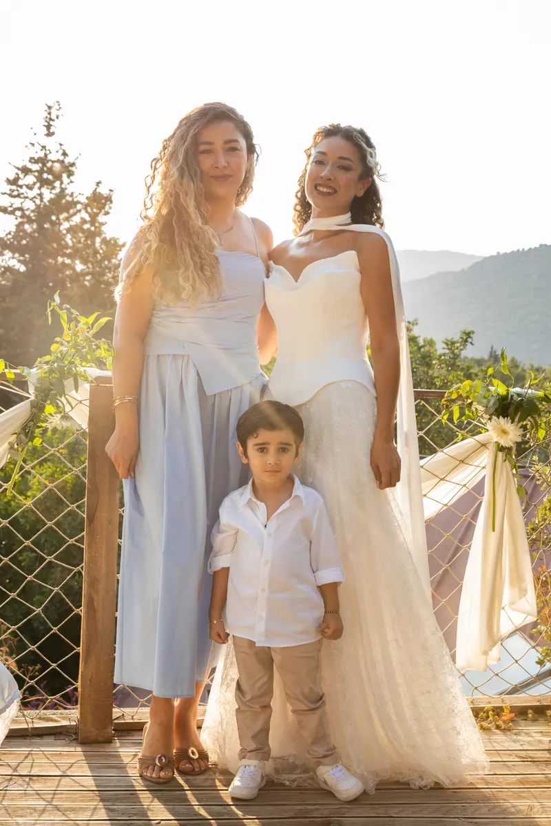 Merthan ve Fatoş engagement photo - Friends