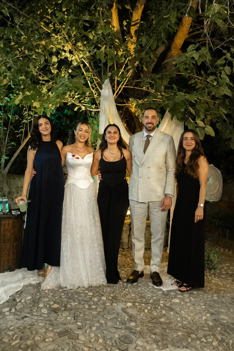 Merthan ve Fatoş engagement photo - Friends