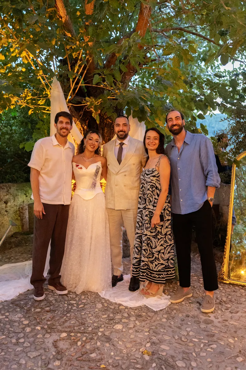 Merthan ve Fatoş engagement photo - Friends