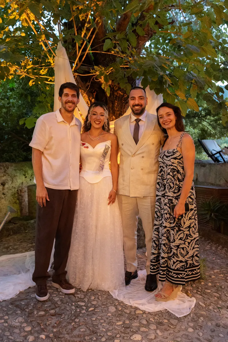 Merthan ve Fatoş engagement photo - Friends