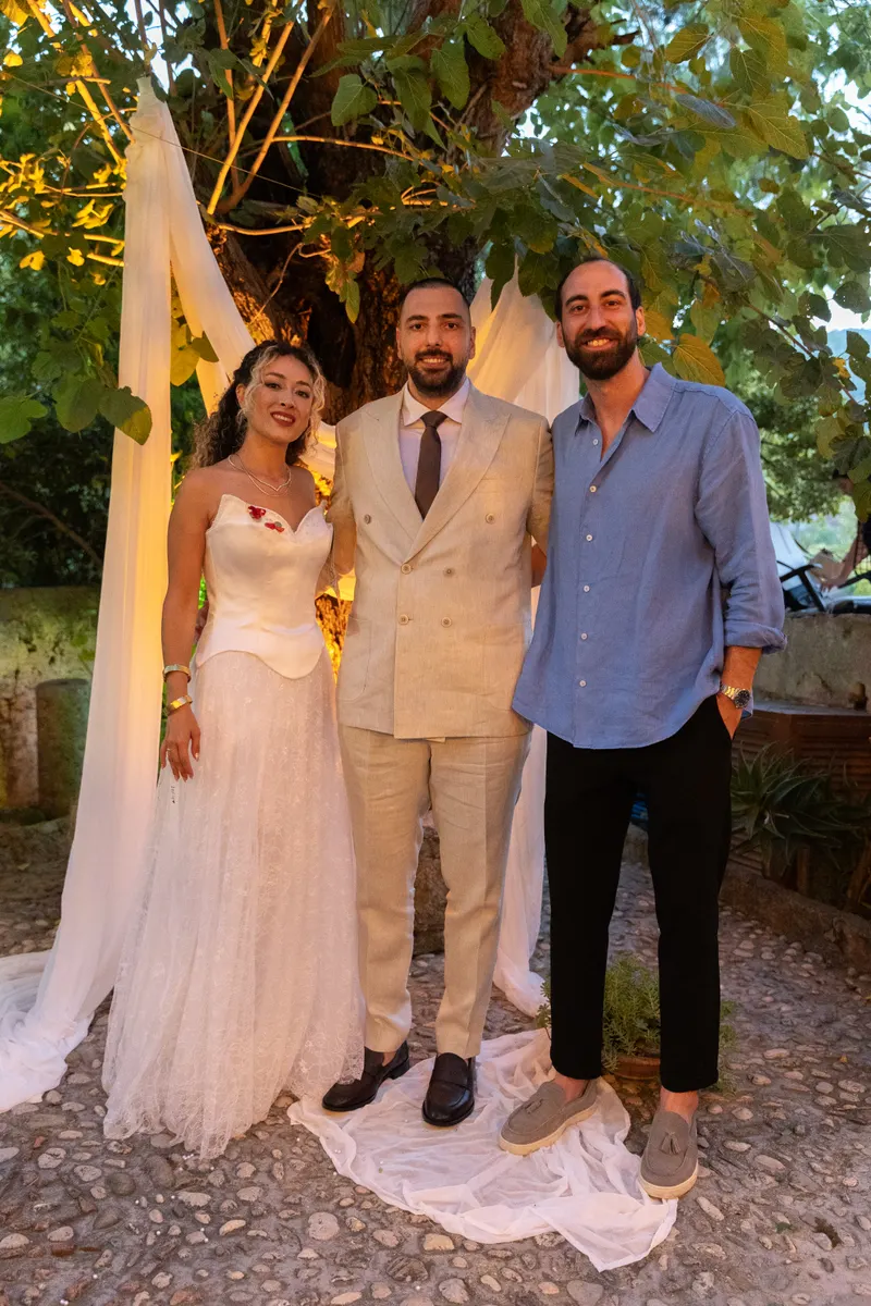 Merthan ve Fatoş engagement photo - Friends