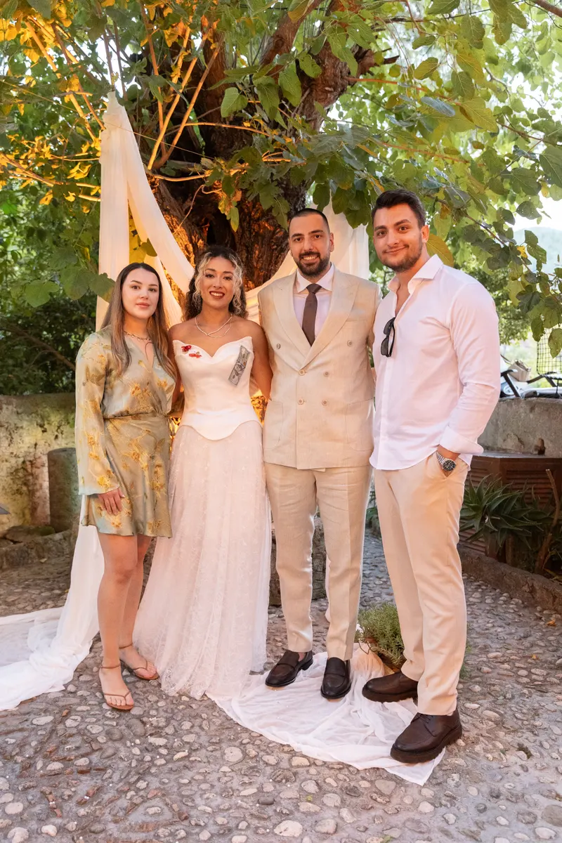 Merthan ve Fatoş engagement photo - Friends