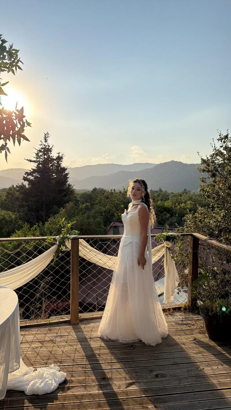 Fatoş ve Merthan engagement photo - Garden