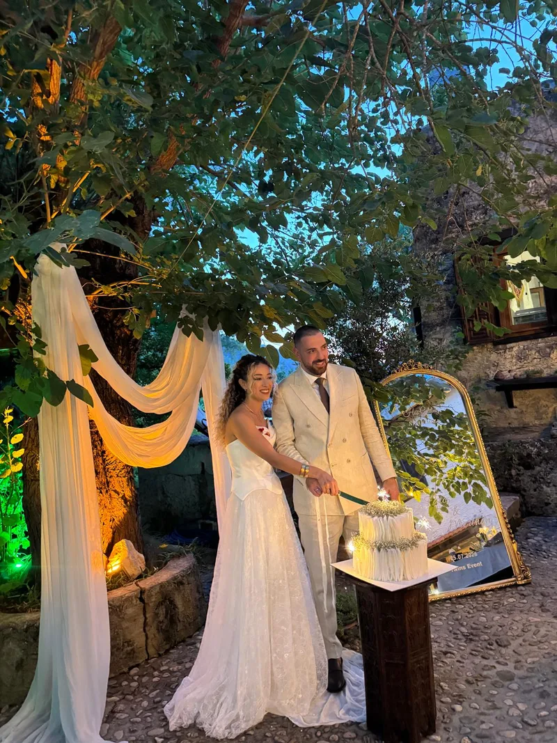 Fatoş ve Merthan engagement photo - Couple